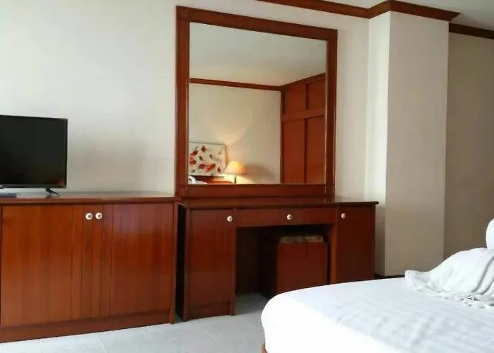 Poonchock Mansion Hotel 2*