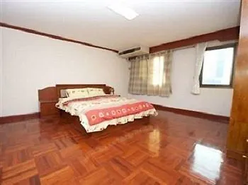 ホテル Poonchock Mansion 2*